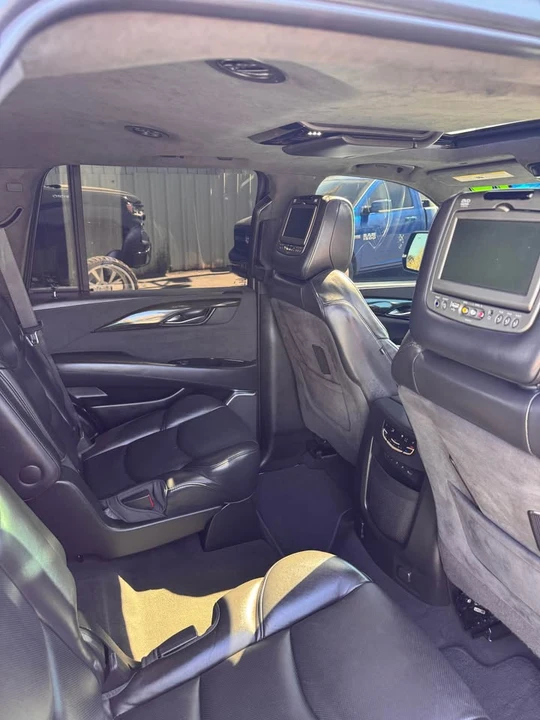 2019 Cadillac Escalade 4th Gen - Image 13 of 14
