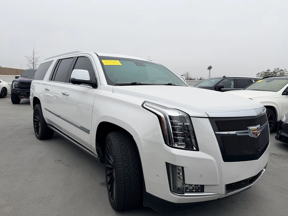 2019 Cadillac Escalade 4th Gen - Image 2 of 5