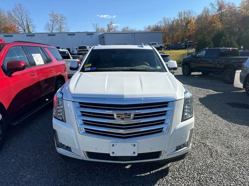2019 Cadillac Escalade 4th Gen - Image 2 of 12