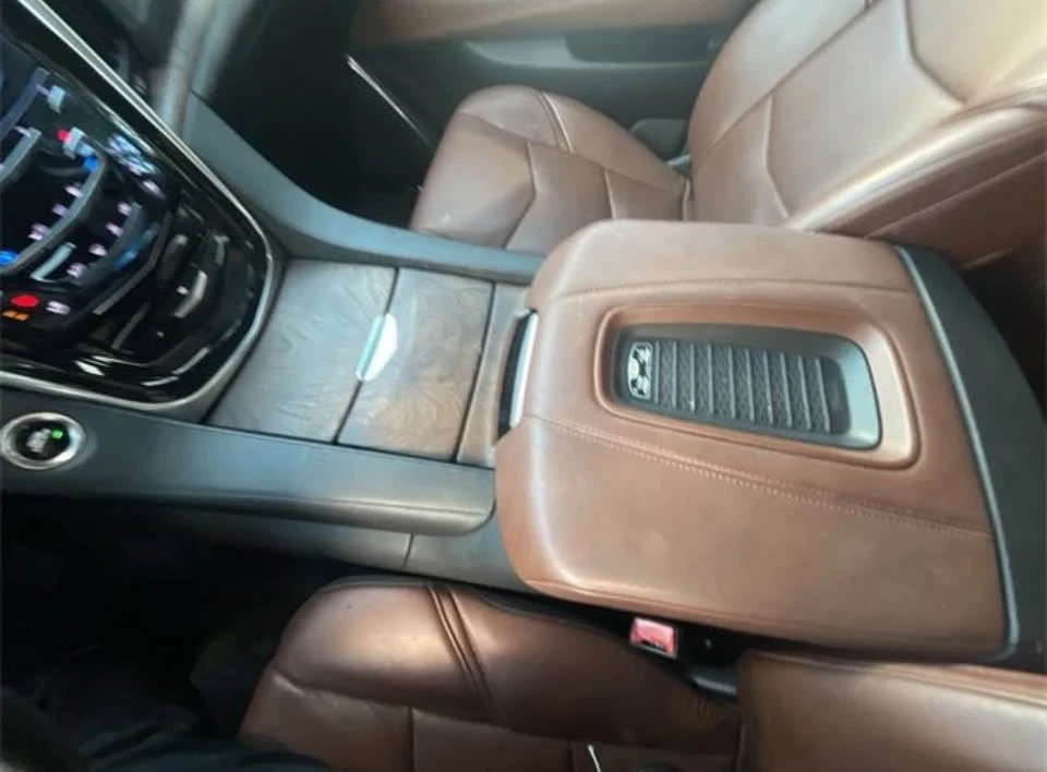 2019 Cadillac Escalade 4th Gen - Image 13 of 17