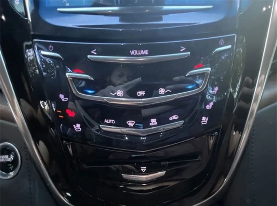 2019 Cadillac Escalade 4th Gen - Image 11 of 17