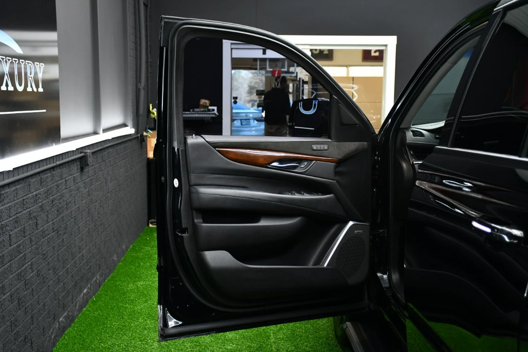 2019 Cadillac Escalade 4th Gen - Image 17 of 21