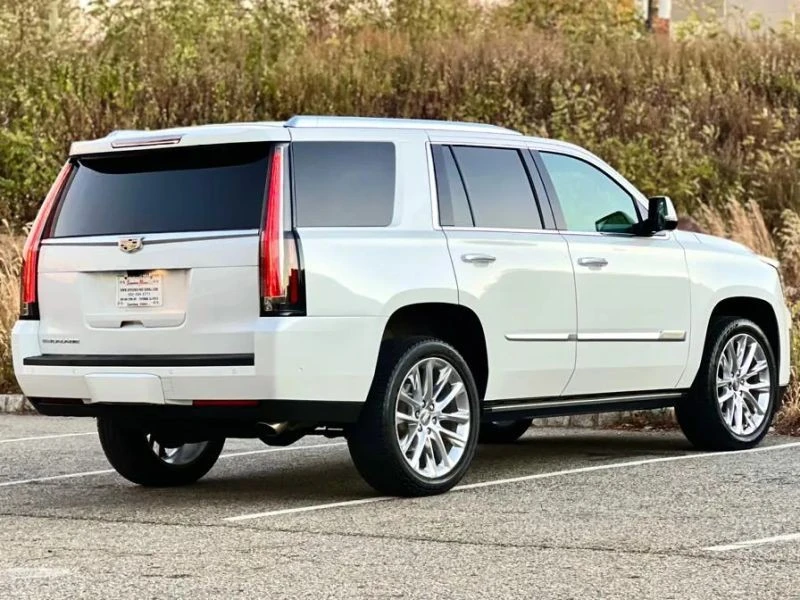 2019 Cadillac Escalade 4th Gen - Image 9 of 12