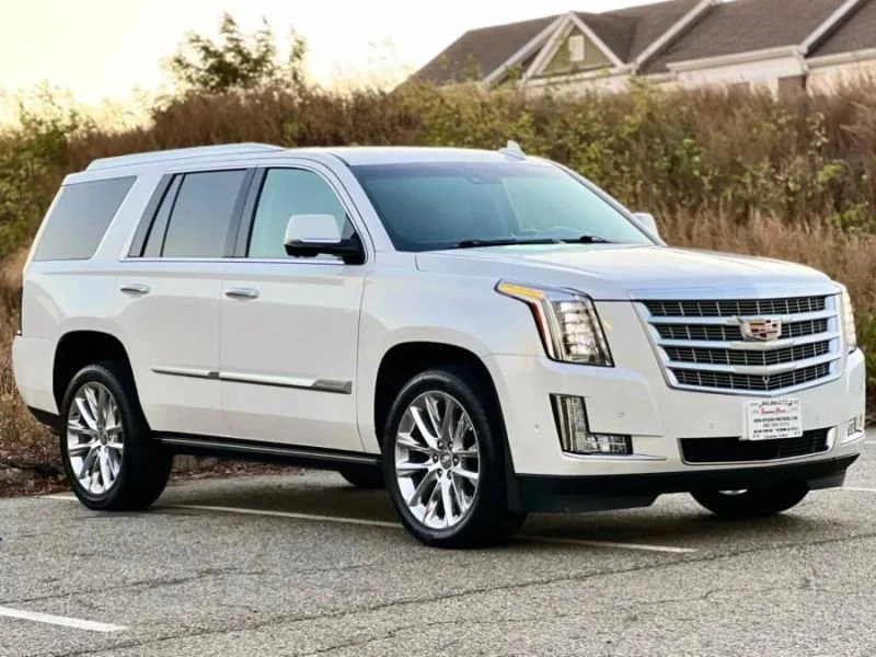 2019 Cadillac Escalade 4th Gen - Image 2 of 12