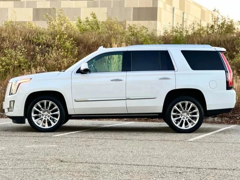 2019 Cadillac Escalade 4th Gen - Image 5 of 12