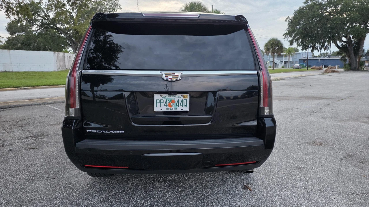 2019 Cadillac Escalade 4th Gen - Image 13 of 31