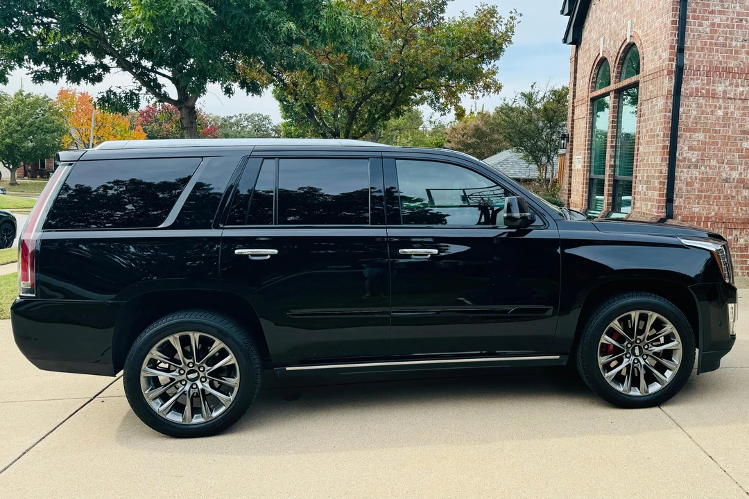 2019 Cadillac Escalade 4th Gen - Image 3 of 31