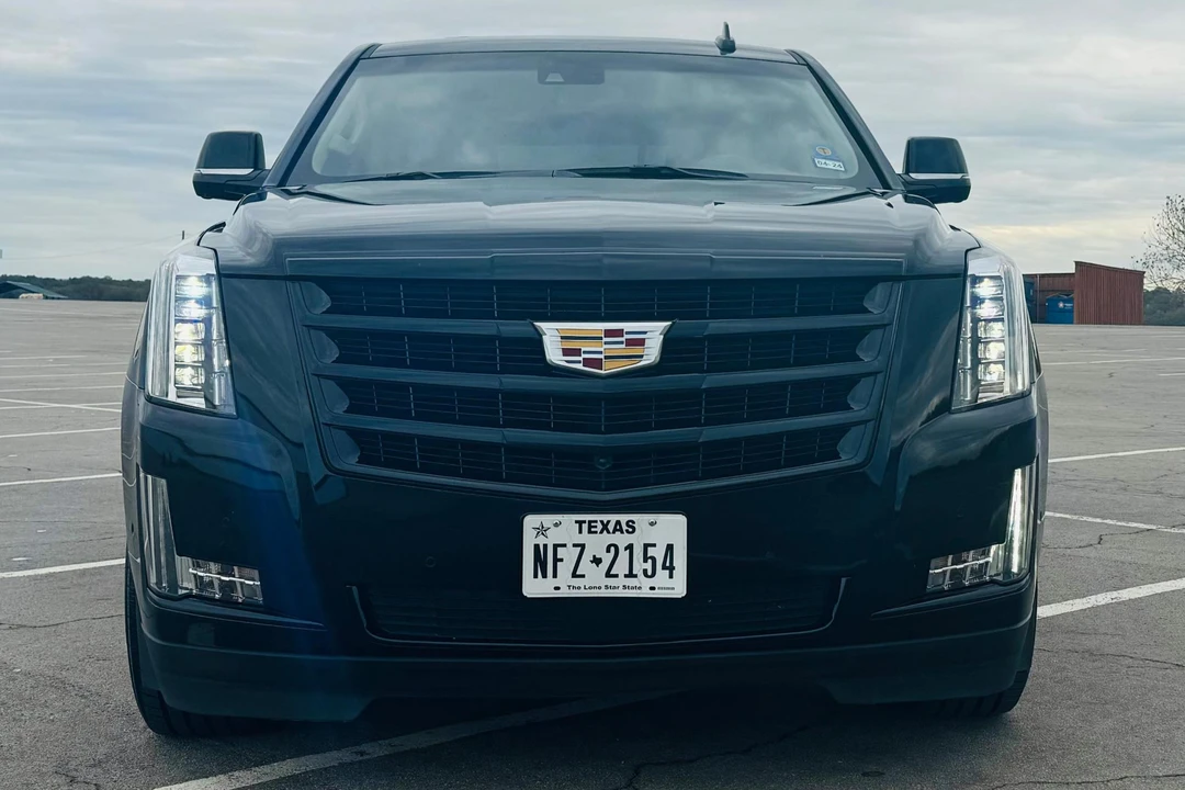 2019 Cadillac Escalade 4th Gen - Image 2 of 31