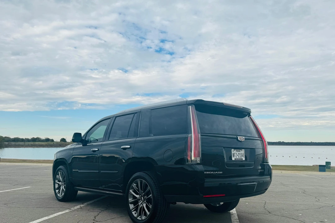 2019 Cadillac Escalade 4th Gen - Image 9 of 31