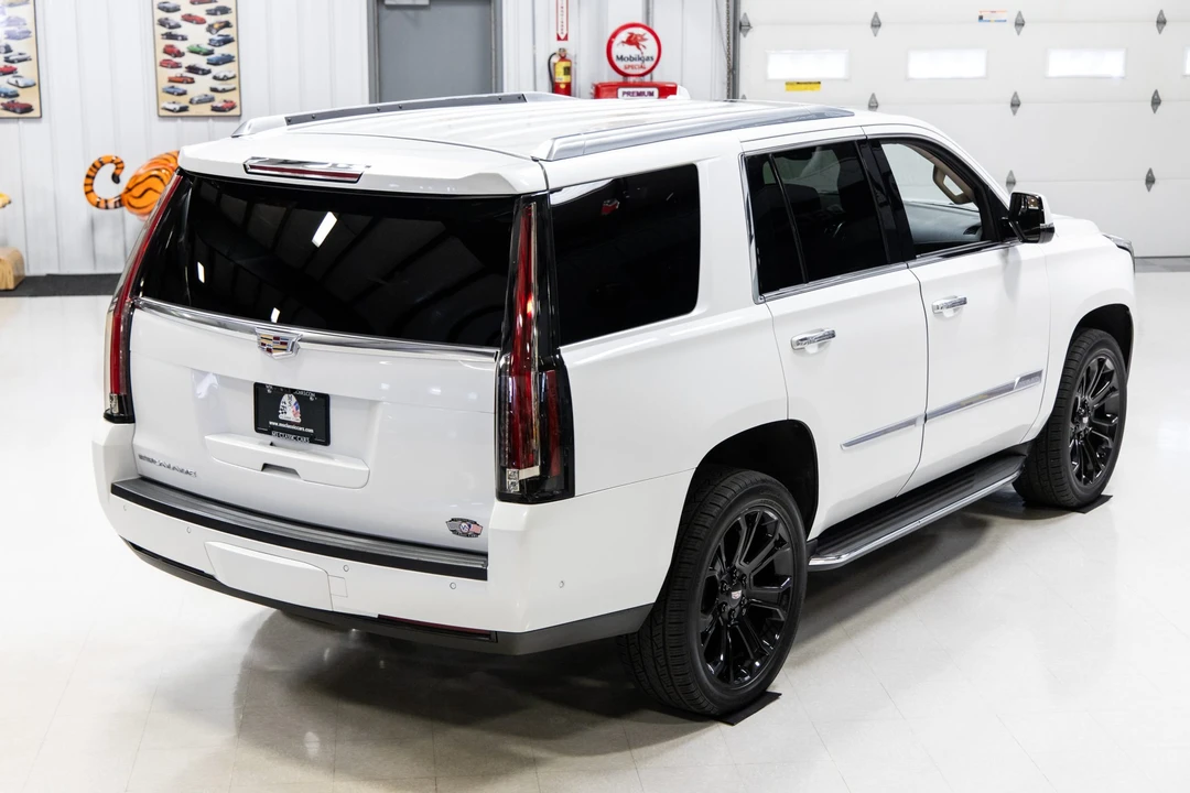 2019 Cadillac Escalade 4th Gen - Image 29 of 31