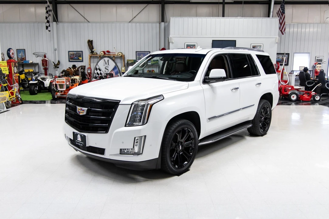 2019 Cadillac Escalade 4th Gen - Image 3 of 31