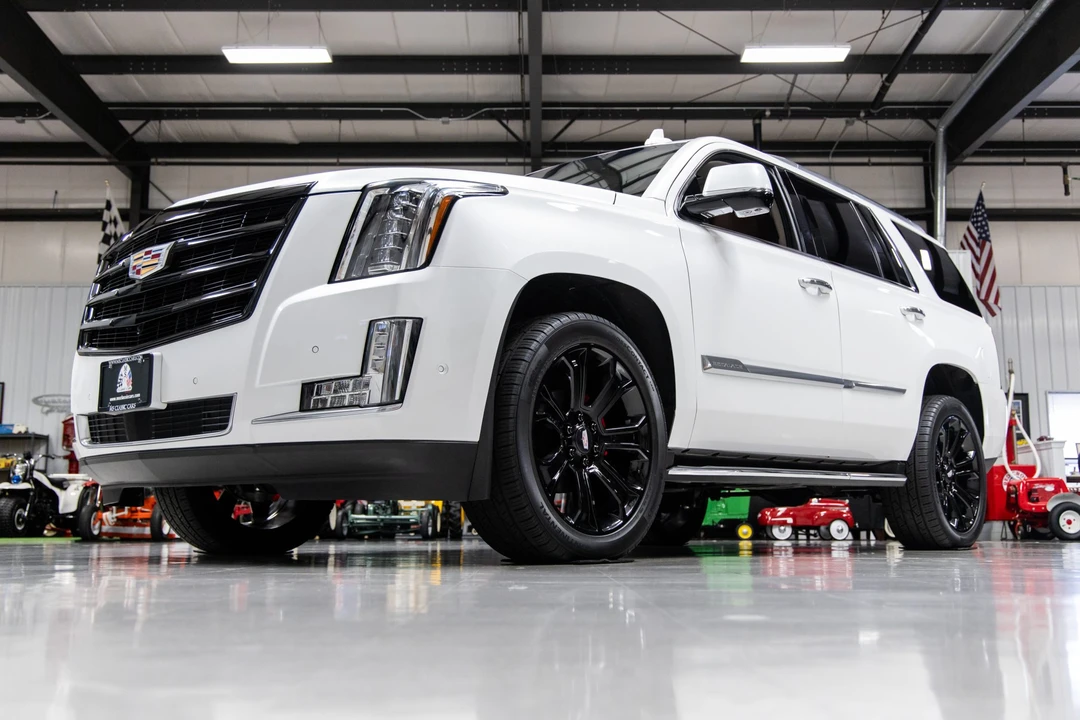 2019 Cadillac Escalade 4th Gen - Image 9 of 31