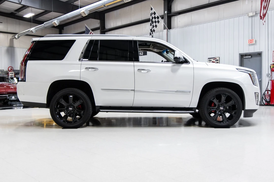 2019 Cadillac Escalade 4th Gen - Image 16 of 31