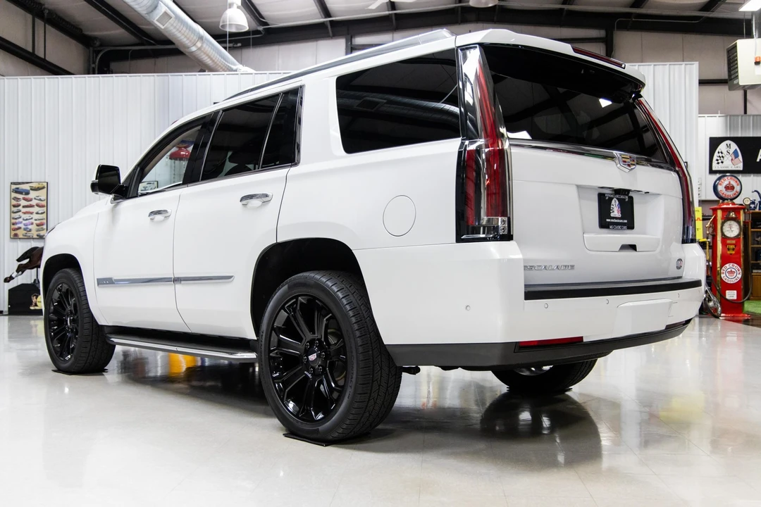 2019 Cadillac Escalade 4th Gen - Image 23 of 31