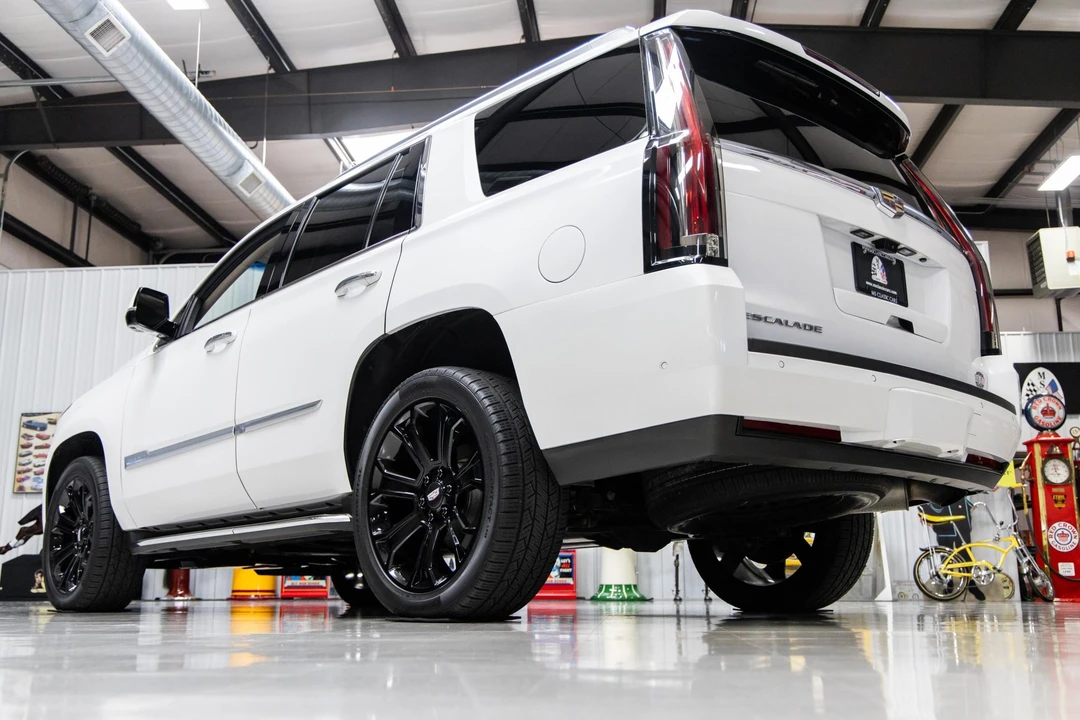 2019 Cadillac Escalade 4th Gen - Image 25 of 31