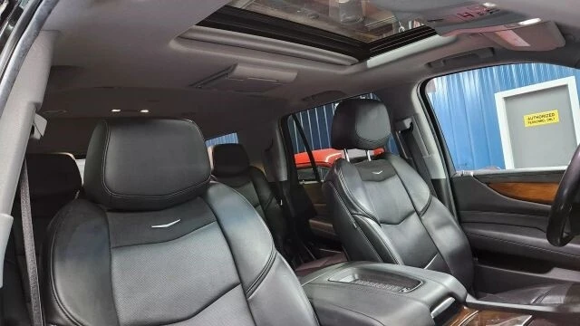 2019 Cadillac Escalade 4th Gen - Image 15 of 21