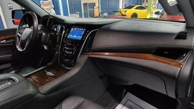 2019 Cadillac Escalade 4th Gen - Image 14 of 21