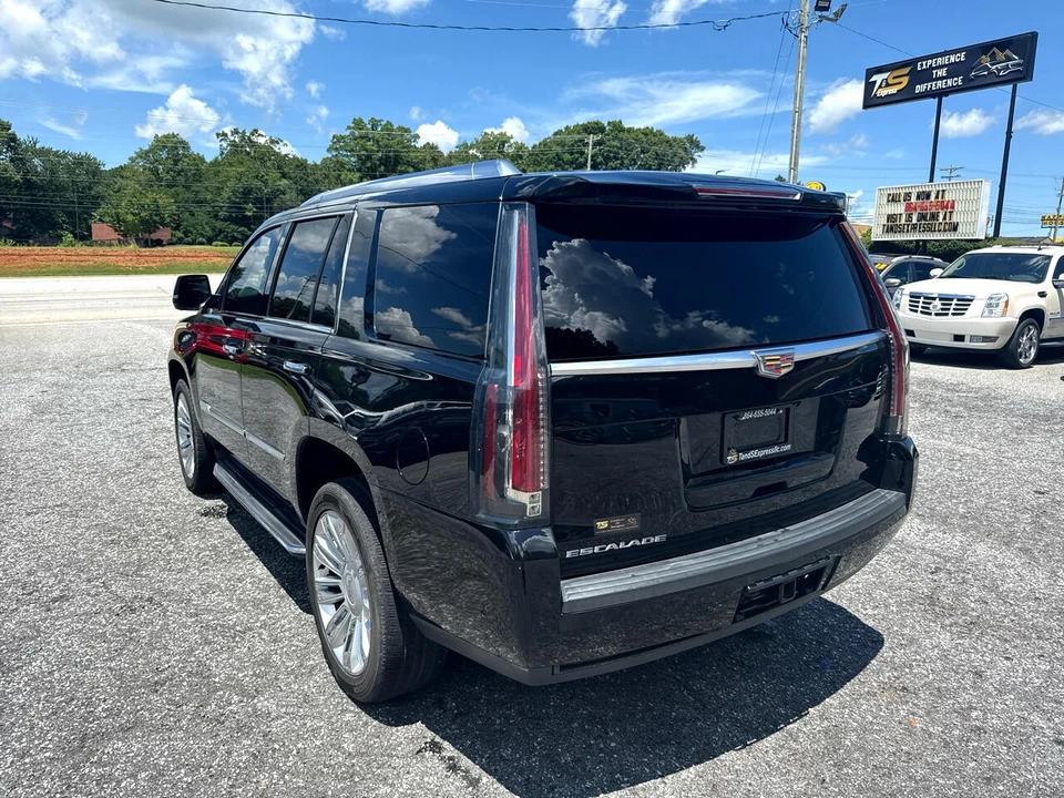 2019 Cadillac Escalade 4th Gen - Image 17 of 19