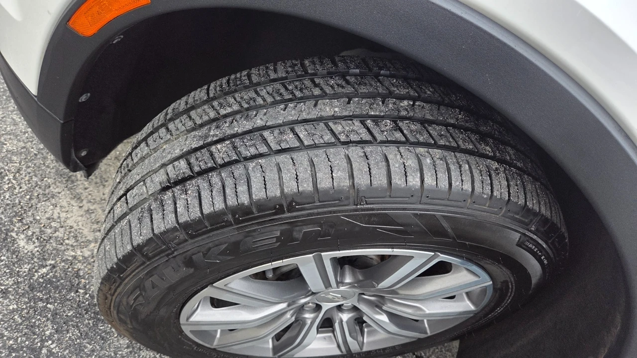 2019 Cadillac XT4 - Image 17 of 25