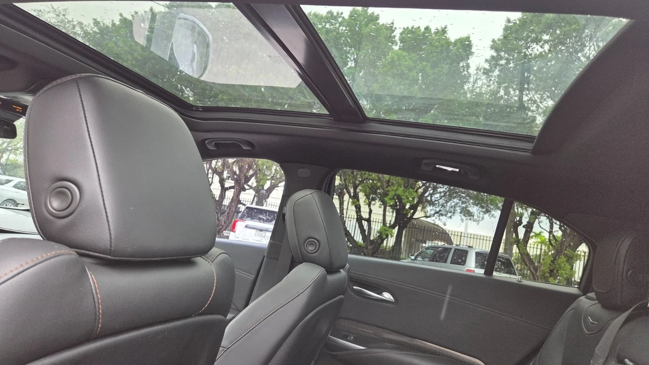 2019 Cadillac XT4 - Image 14 of 25