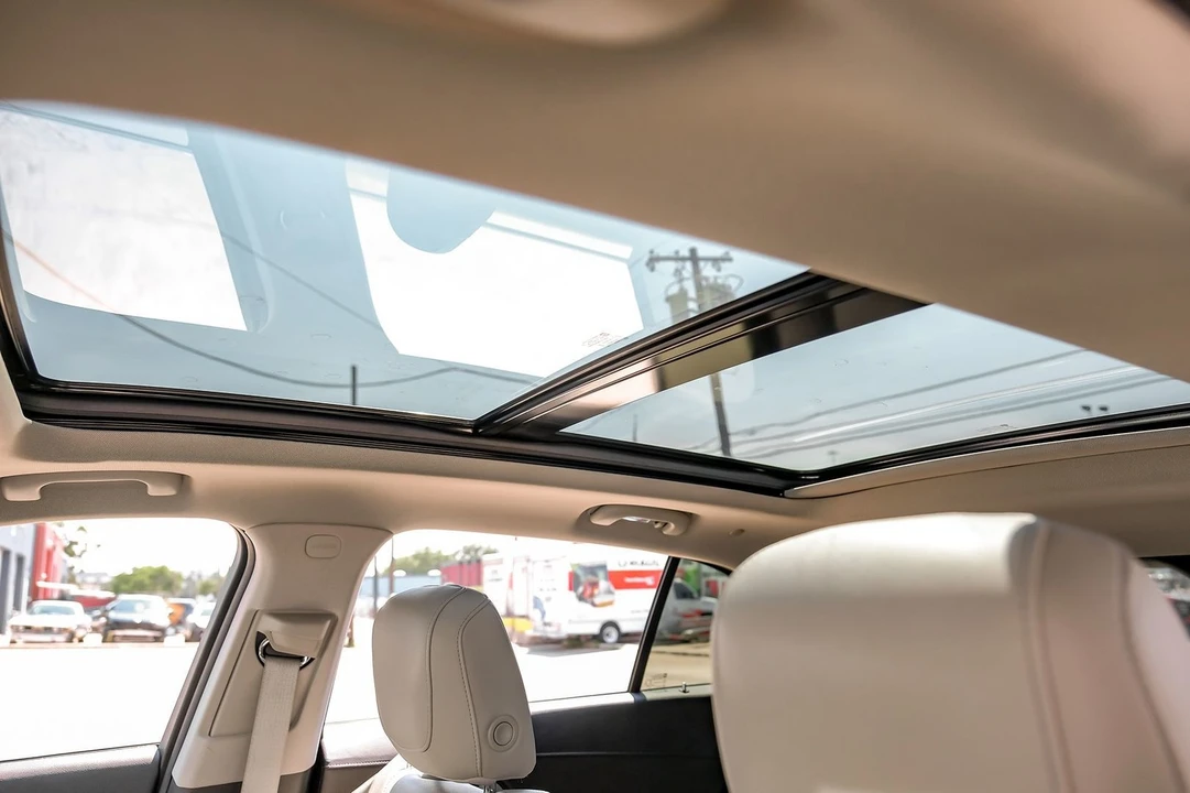 2019 Cadillac XT4 - Image 5 of 21