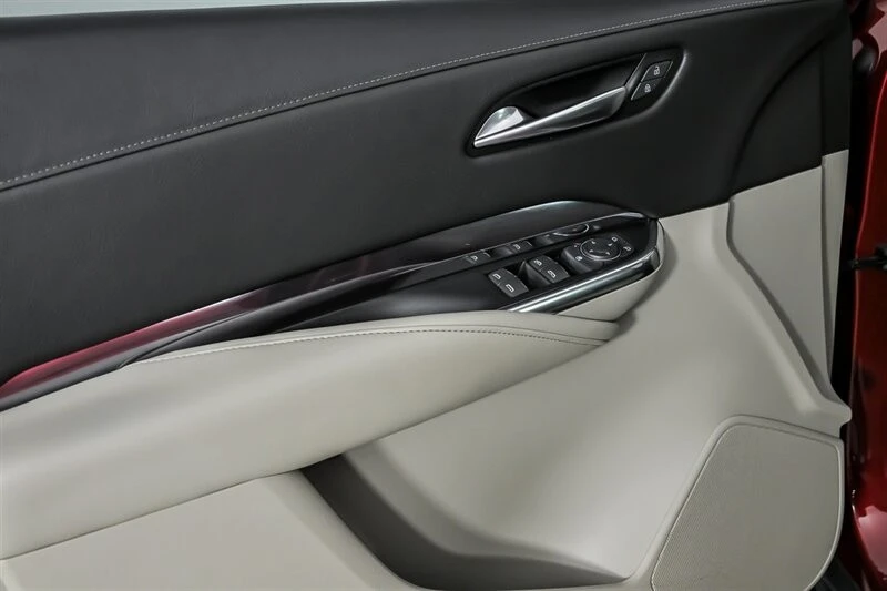 2019 Cadillac XT4 - Image 18 of 21