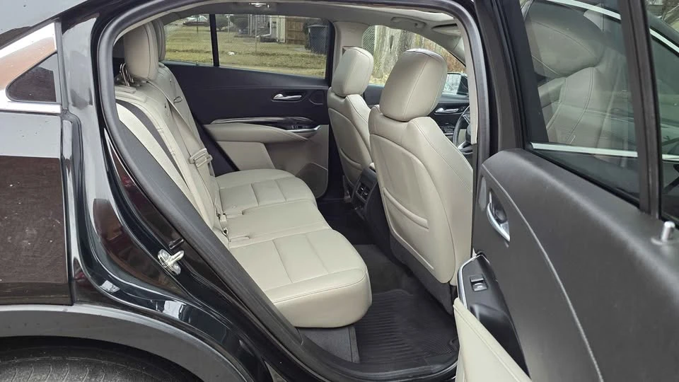 2019 Cadillac XT4 - Image 15 of 16