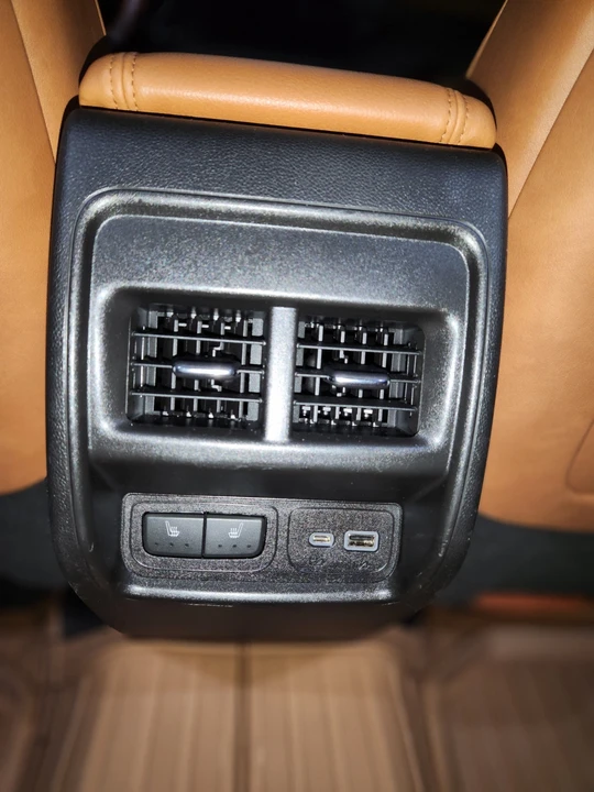 2019 Cadillac XT4 - Image 10 of 14