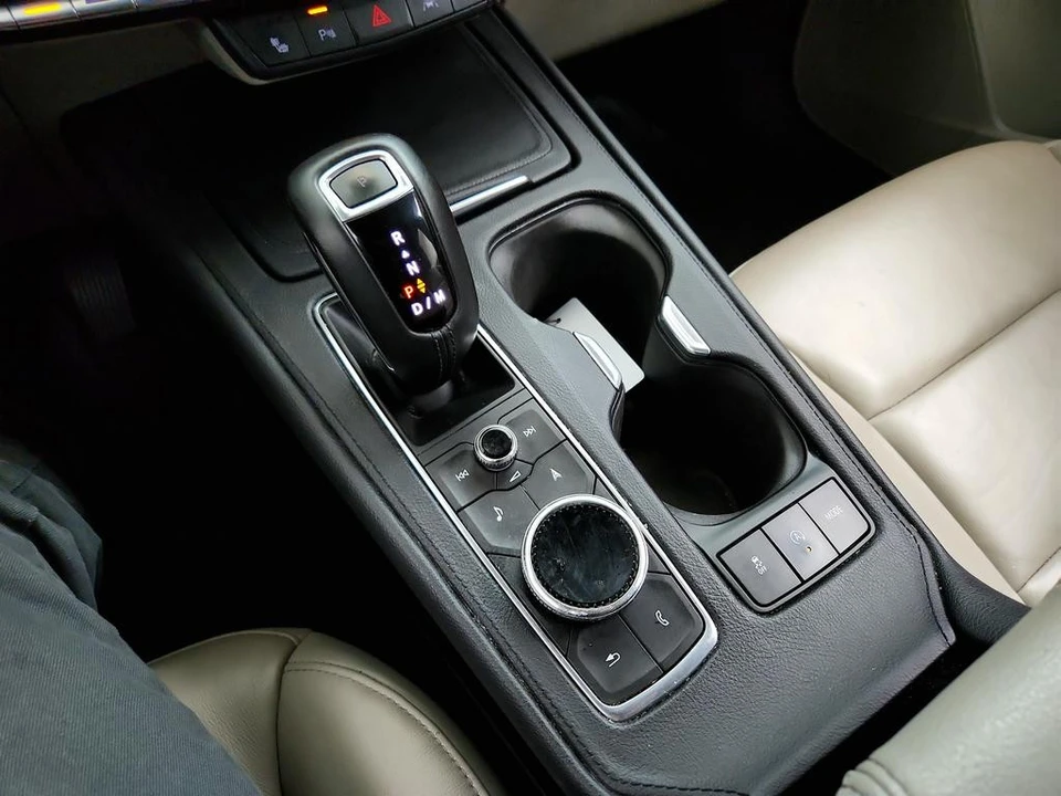 2019 Cadillac XT4 - Image 18 of 31
