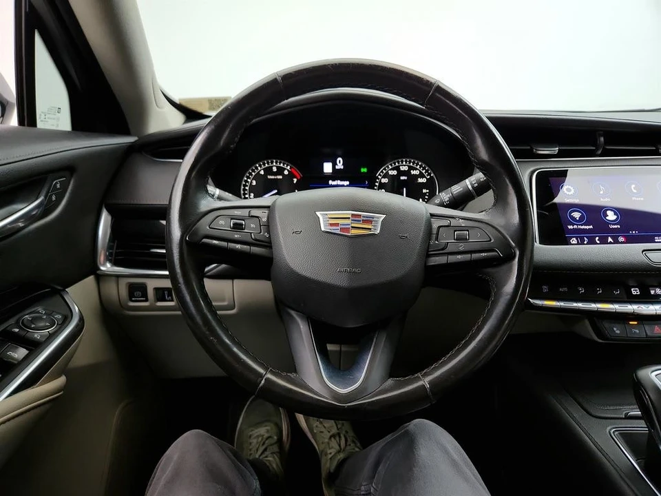 2019 Cadillac XT4 - Image 17 of 31