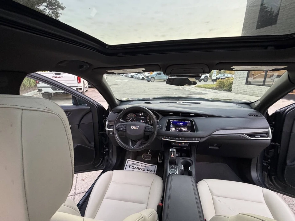 2019 Cadillac XT4 - Image 17 of 21