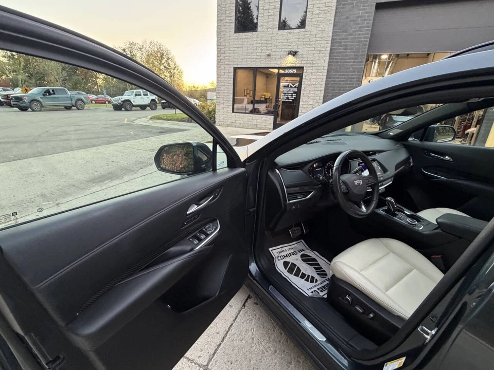 2019 Cadillac XT4 - Image 19 of 21