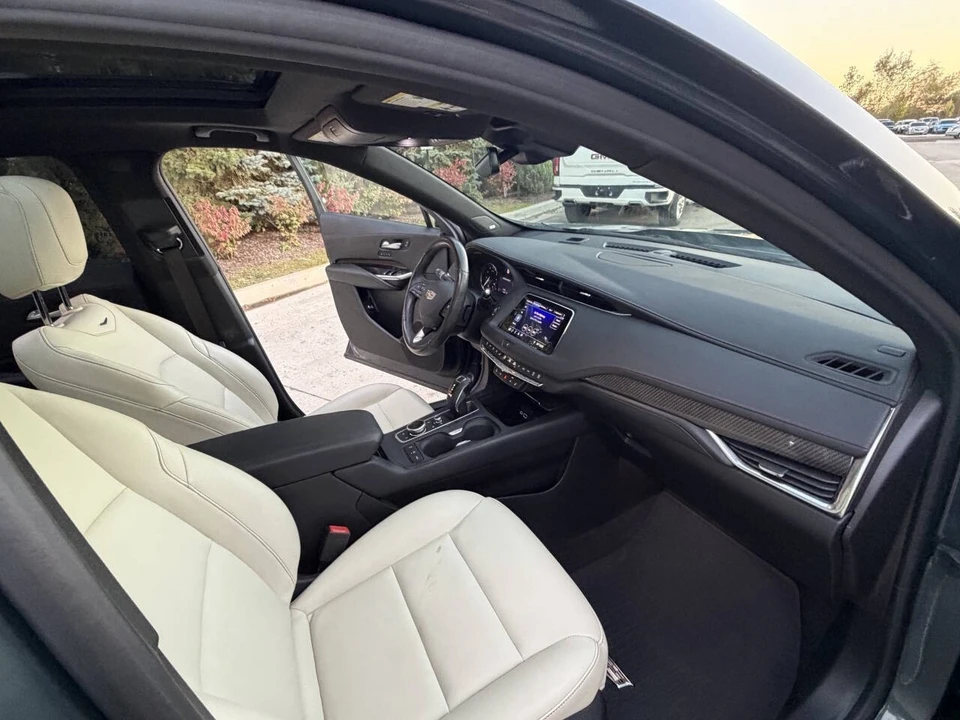 2019 Cadillac XT4 - Image 12 of 21