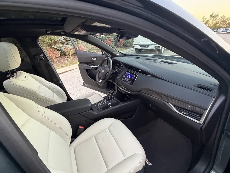 2019 Cadillac XT4 - Image 11 of 21