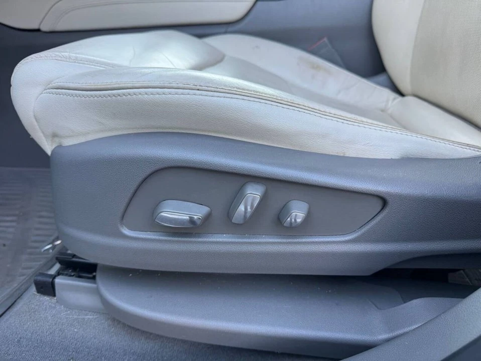 2019 Cadillac XT5 - Image 16 of 20