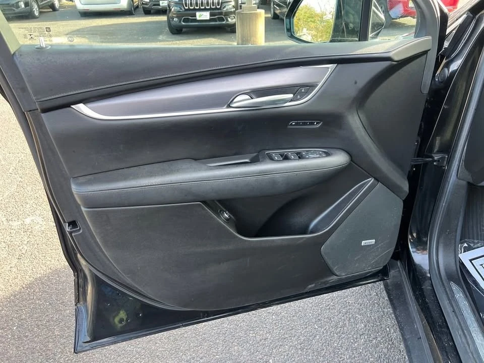 2019 Cadillac XT5 - Image 16 of 19