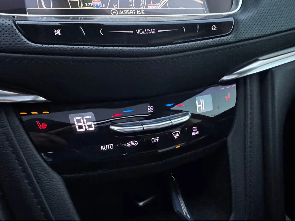 2019 Cadillac XT5 - Image 11 of 17