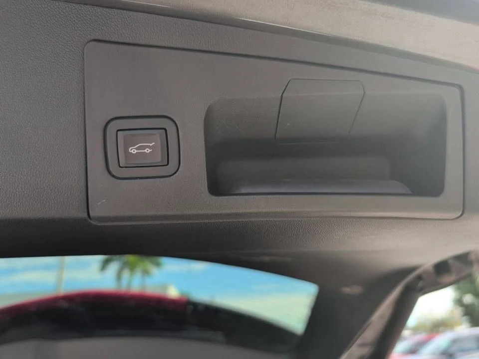 2019 Cadillac XT5 - Image 13 of 20