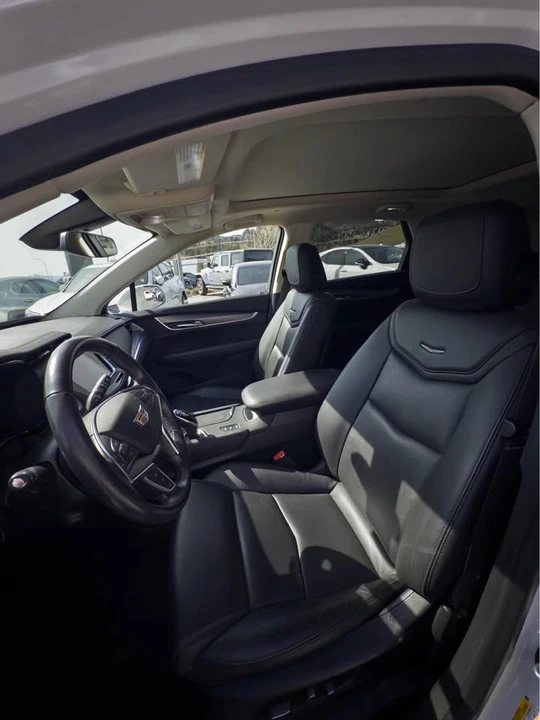 2019 Cadillac XT5 - Image 11 of 17
