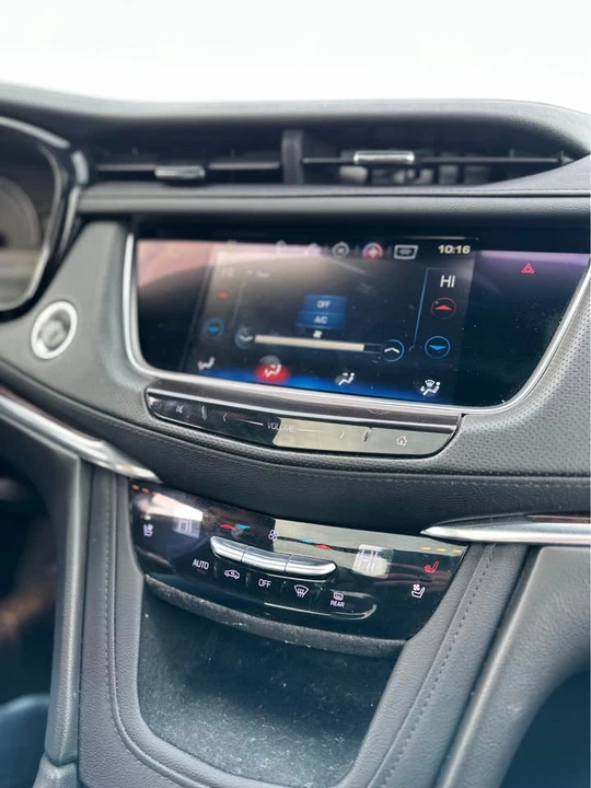 2019 Cadillac XT5 - Image 5 of 10