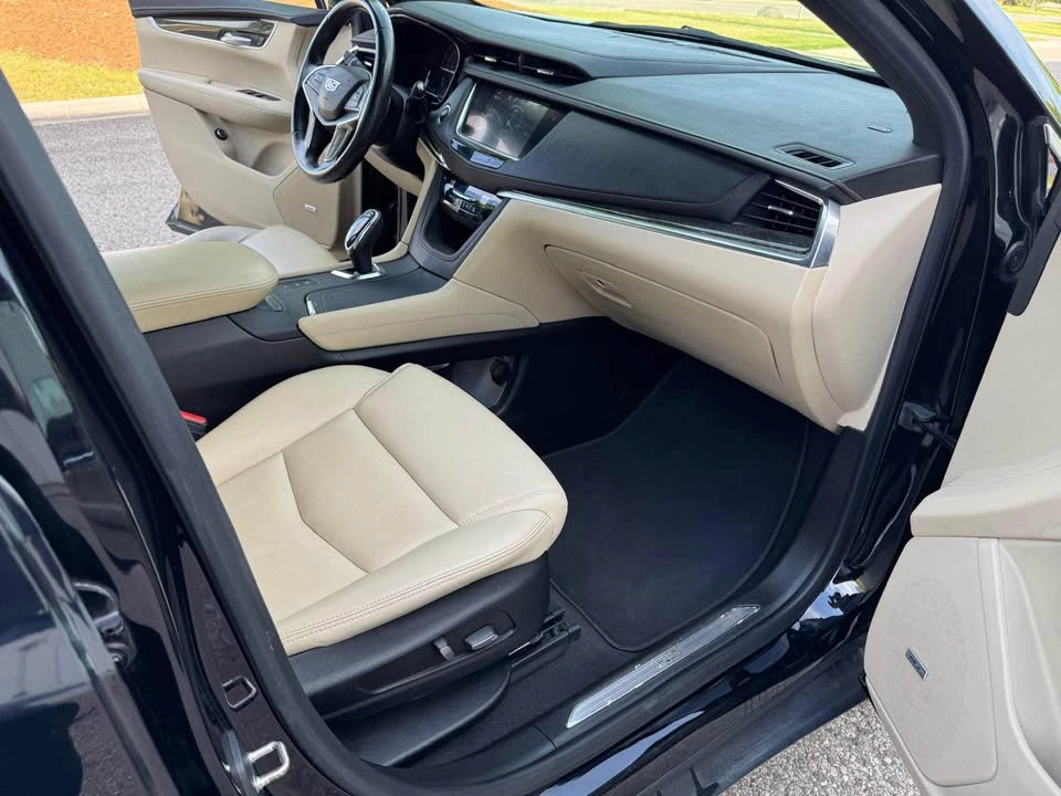 2019 Cadillac XT5 - Image 18 of 19