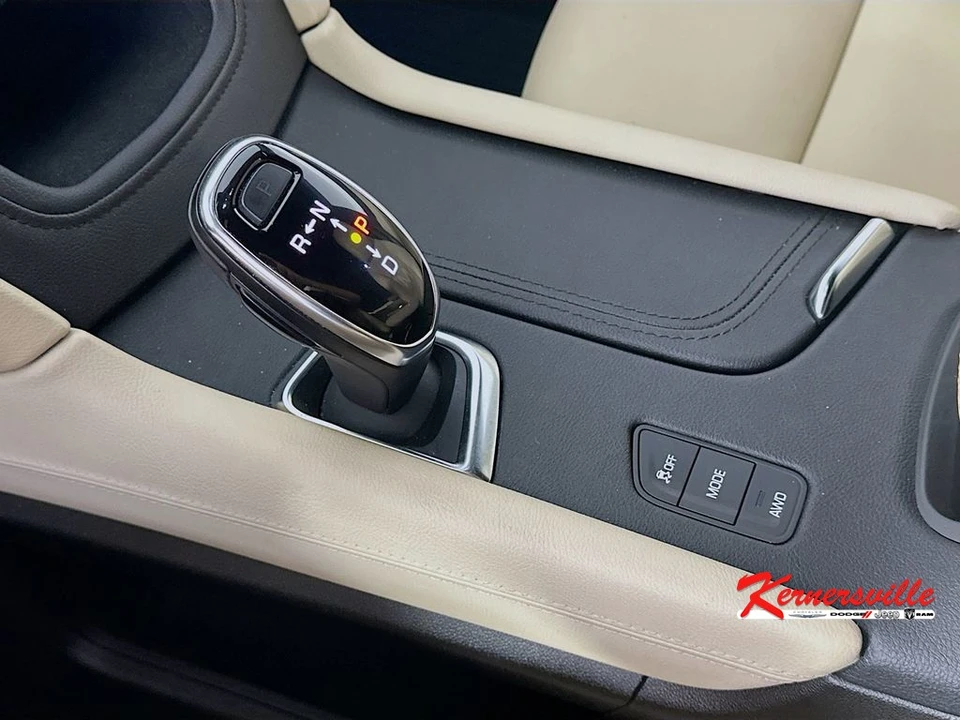 2019 Cadillac XT5 - Image 16 of 21