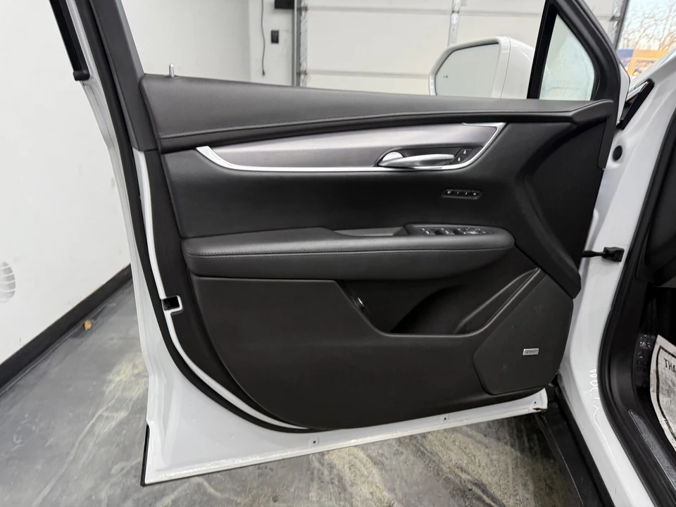 2019 Cadillac XT5 - Image 11 of 21