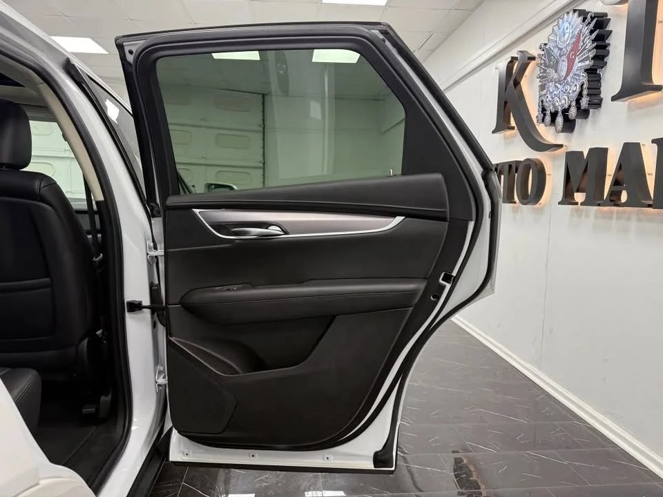 2019 Cadillac XT5 - Image 12 of 19