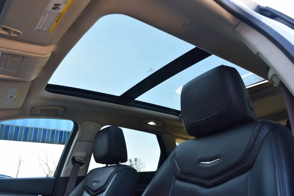 2019 Cadillac XT5 - Image 16 of 20