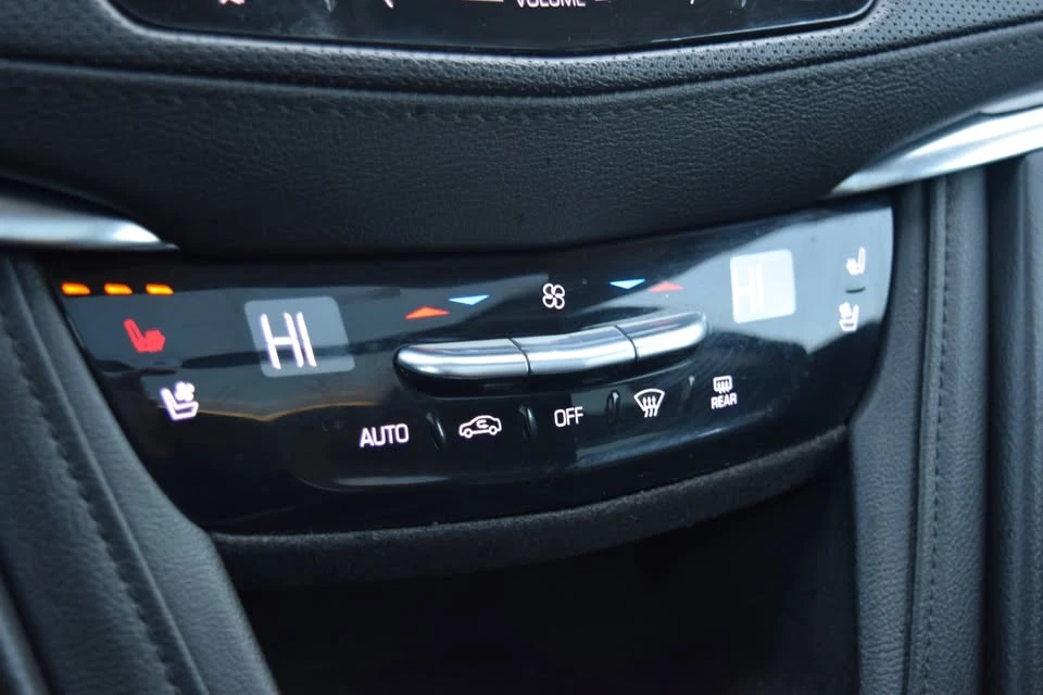 2019 Cadillac XT5 - Image 13 of 20