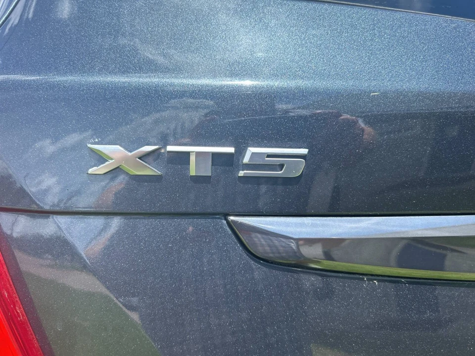 2019 Cadillac XT5 - Image 18 of 18
