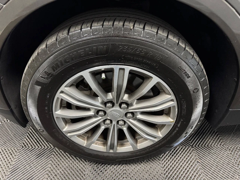 2019 Cadillac XT5 - Image 19 of 21