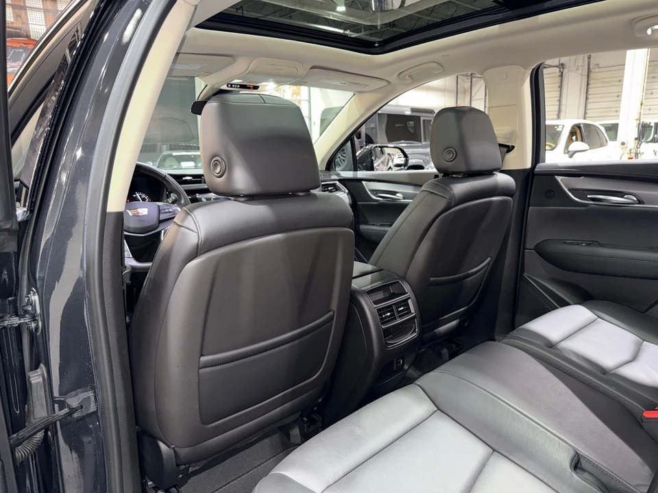 2019 Cadillac XT5 - Image 11 of 12