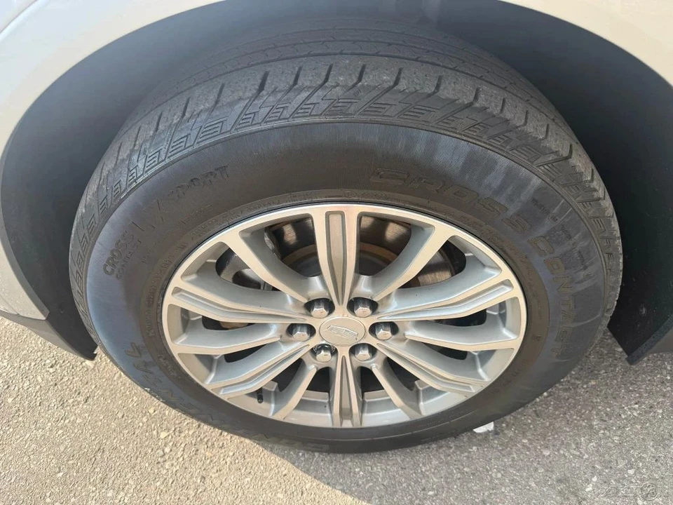 2019 Cadillac XT5 - Image 9 of 12